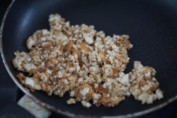 Crumbled crispy tofu