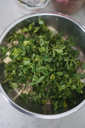 methi na gota batter