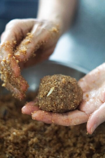 Making ladoo