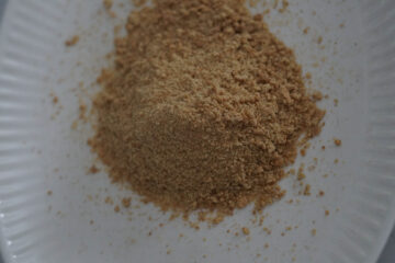 graham cracker crumbs