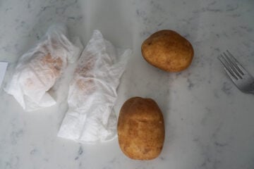 baked potatoes in microwave
