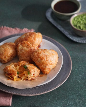 jalapeno cheddar baked samosa recipe with green chutney