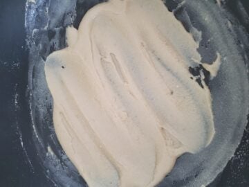 Kaju katli in pan