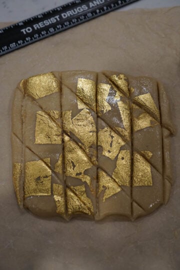 cut kaju barji