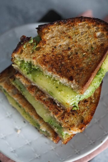 garlic bread grilled cheese