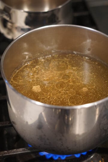khichu water in a large pot.
