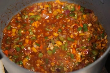 sauteed vegetables with hot sauce mixture