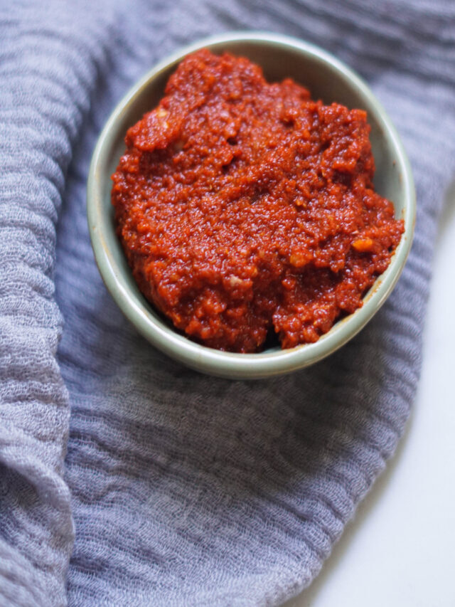5 Minute Garlic Chutney  (Lehsun ki chutney)