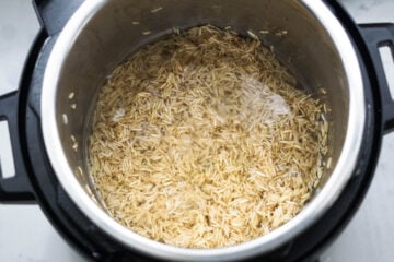 Water added to rice in instant pot.