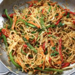 Cooked hakka noodles in a pan.