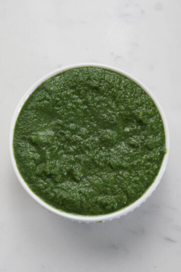 Mint, cilantro, green chilies, garlic, and lemon juice blended into a smooth paste.