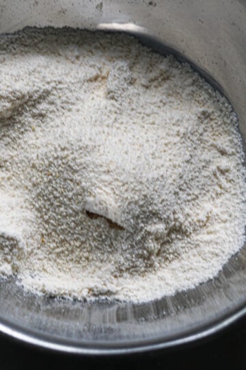 Finely sieved custard powder.